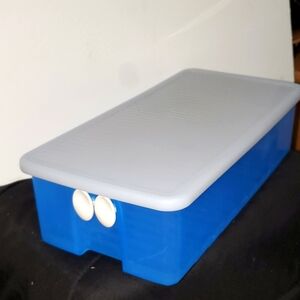 Tupperware Fridgesmart Medium Long 8.5 Cup Vented Veggie Keeper Blue #4352
